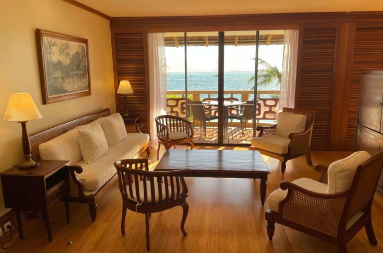 Suite une chambre avec vue sur Moorea